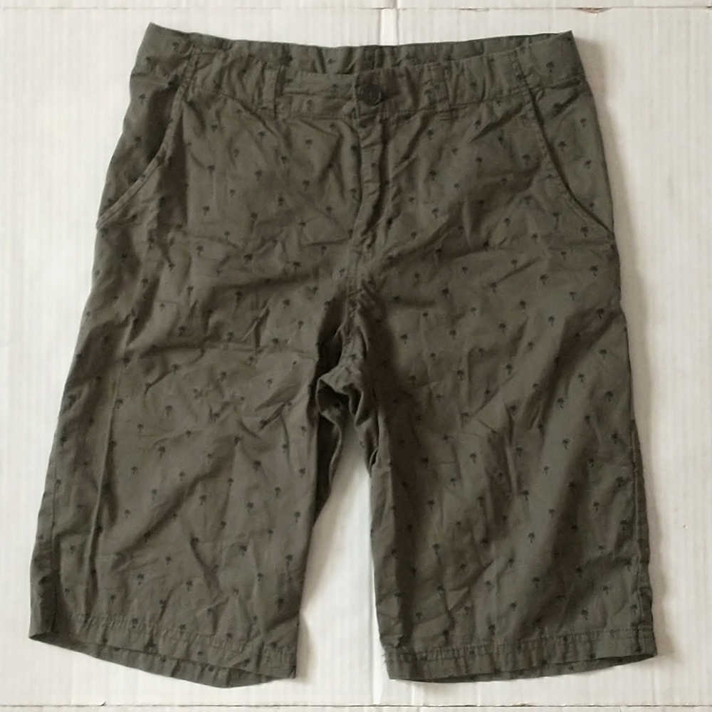 EUC H&M adjustable waist shorts, dark olive green w/black palm tree print